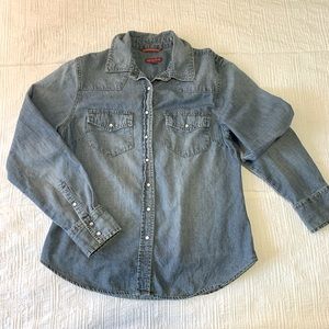 Chambray Pearl Snap Denim Shirt (Size S)